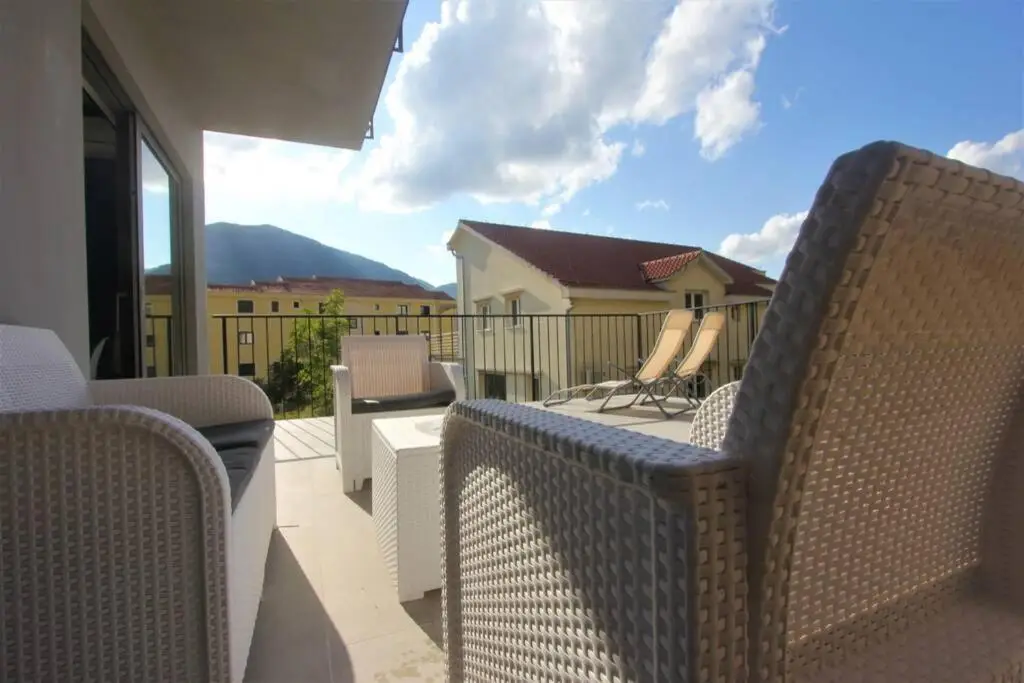 Доброта: 1 BR apartment with spacious terrace