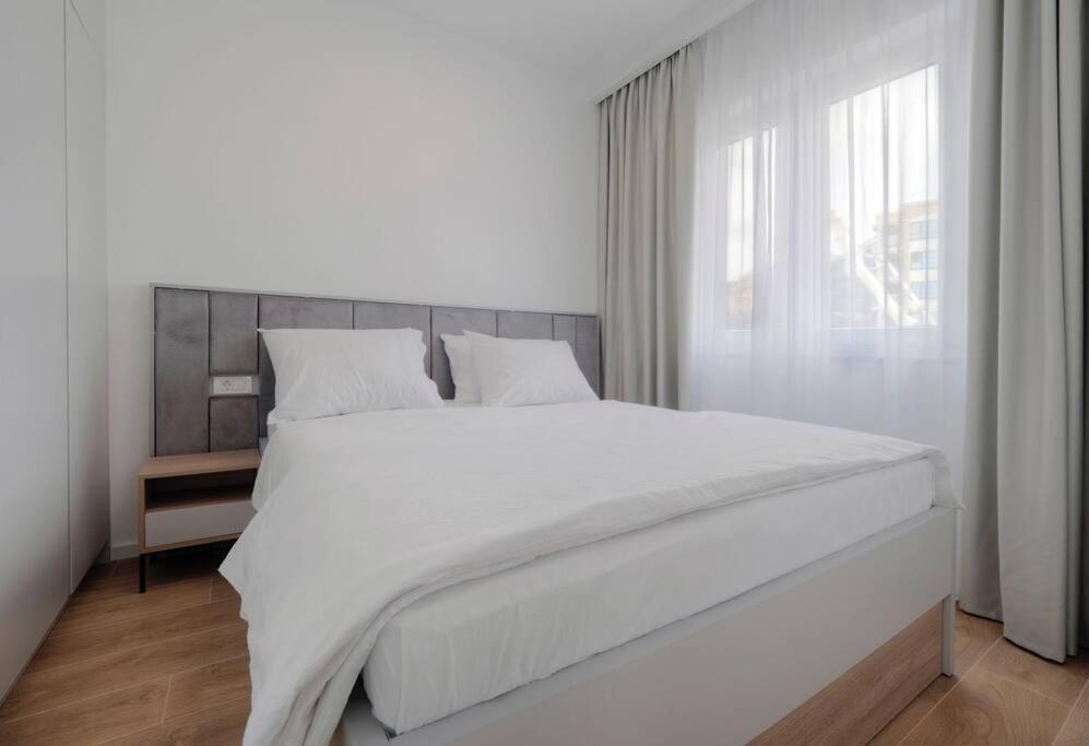 Бечичи: A22 Lovely Sea View one bedroom Apartment