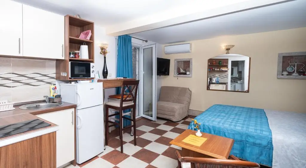 Будва: Apartmani Kamena Ruza