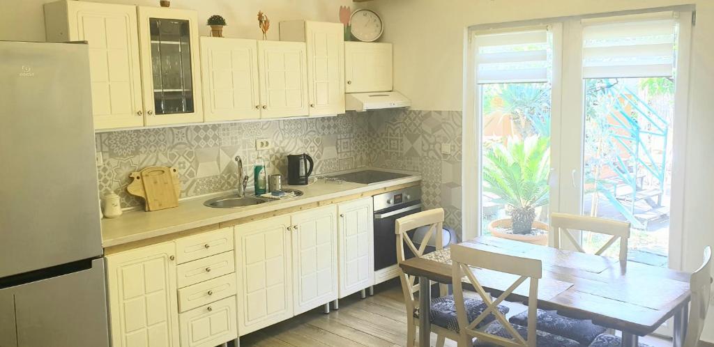 Доброта: Garden Apartmant Near Sea new