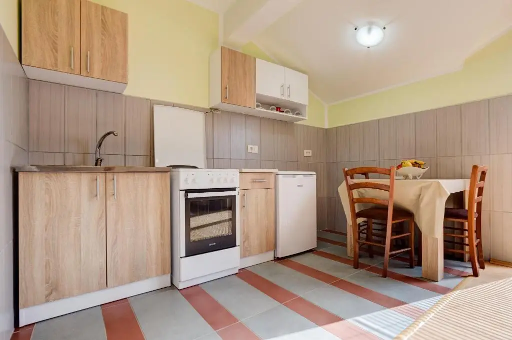 Радановичи: Apartments Popovic