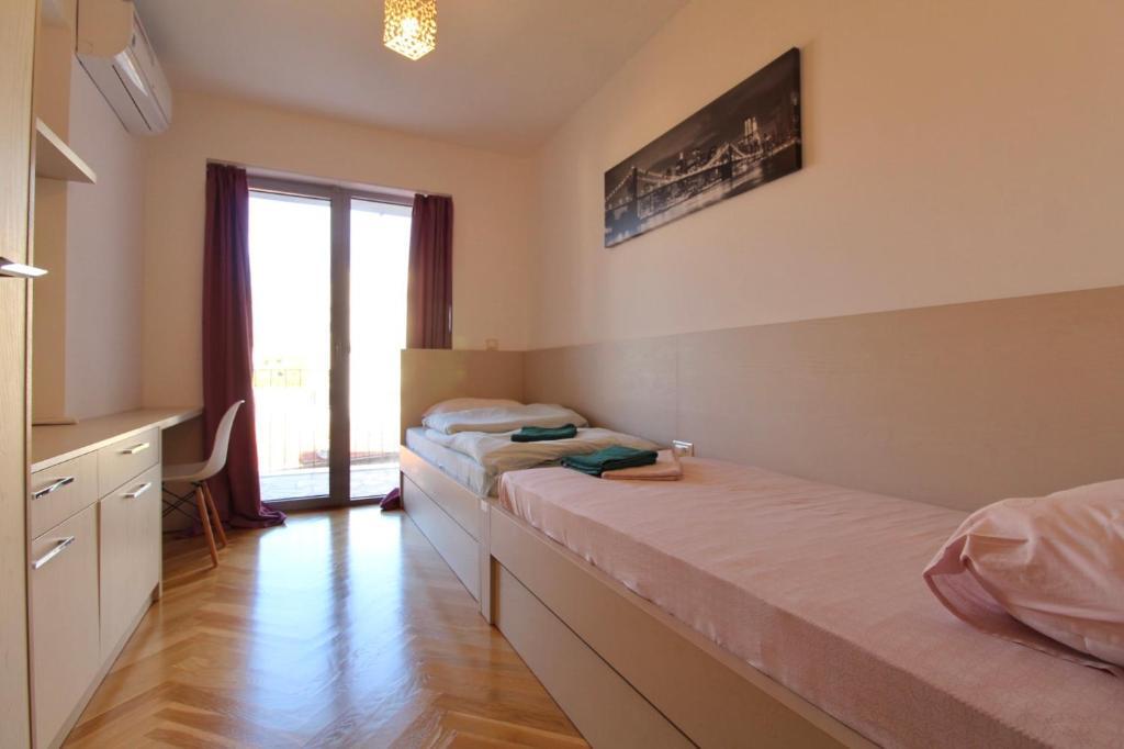 Доброта: 2bd New Dobrota Apt with Bay Views