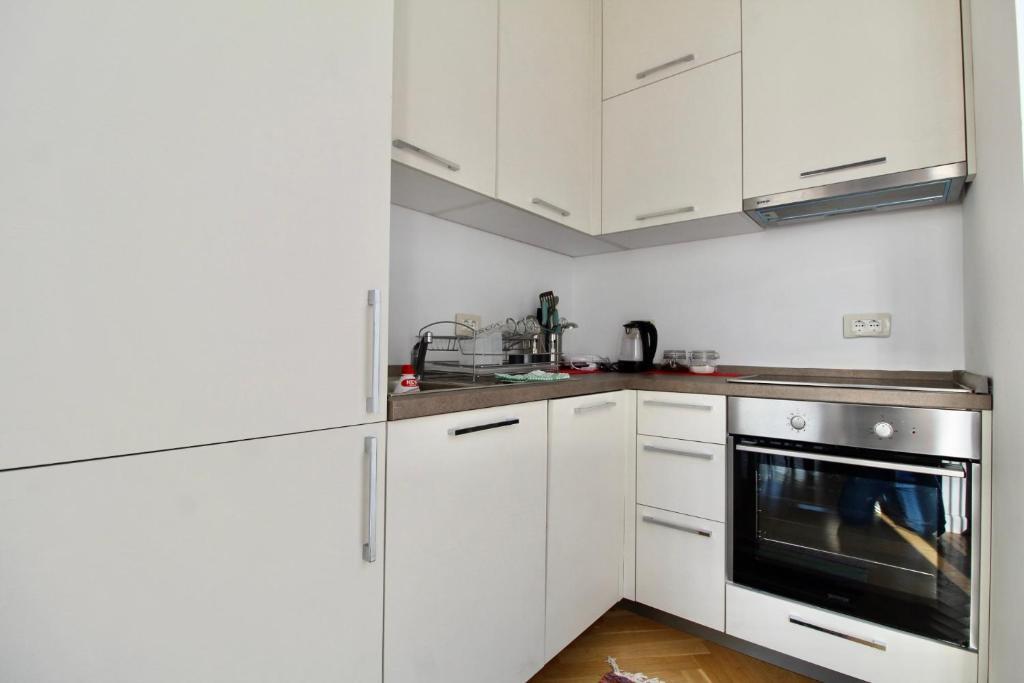 Доброта: 2bd New Dobrota Apt with Bay Views