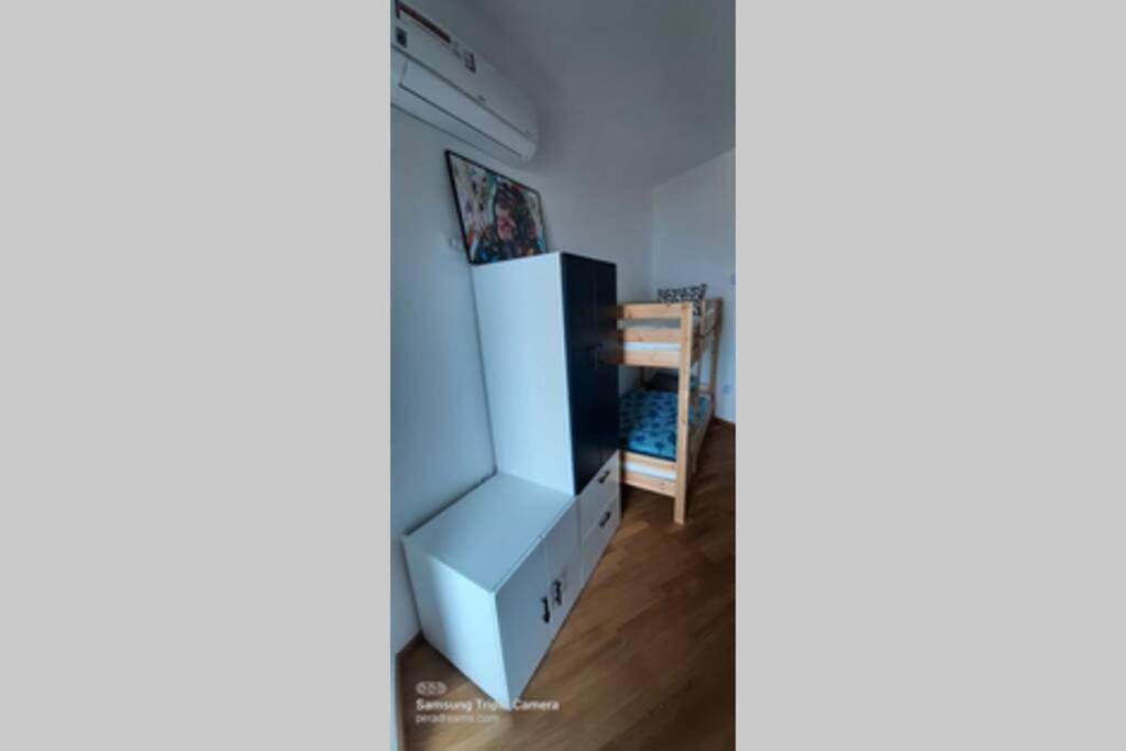 Бечичи: Modern Top Floor Sea View 3BR with Pools, Spa & Fitness