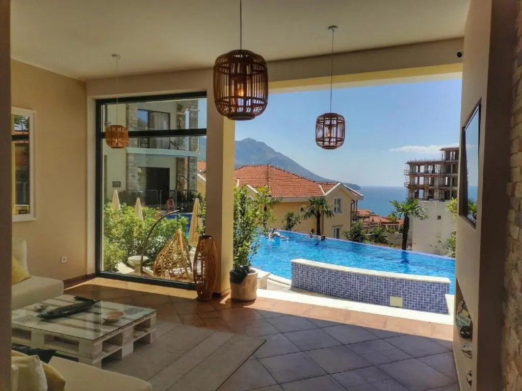 Бечичи: Modern Top Floor Sea View 3BR with Pools, Spa & Fitness