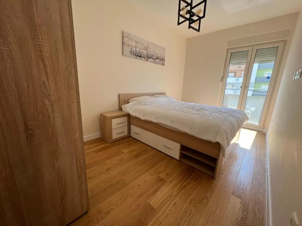 Подгорица: White Homes 50 - Central Point