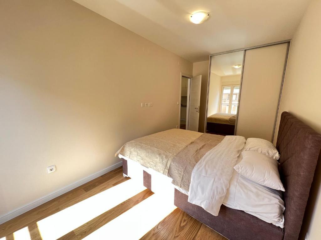 Подгорица: White Homes 50 - Central Point
