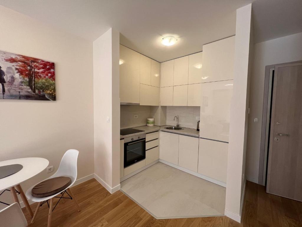 Подгорица: White Homes 50 - Central Point