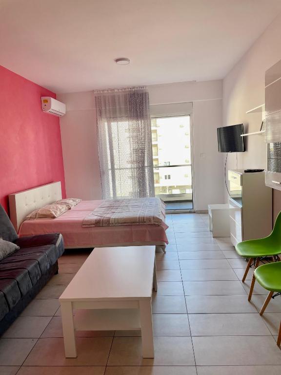 Подгорица: Pink studio