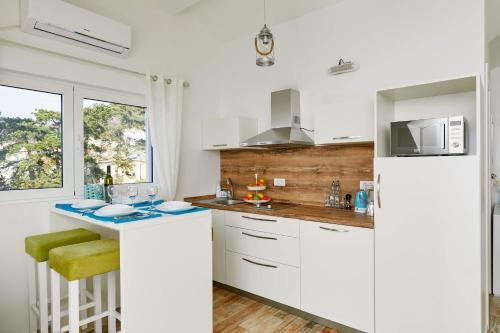 Тиват: Bayview Studio Apartment