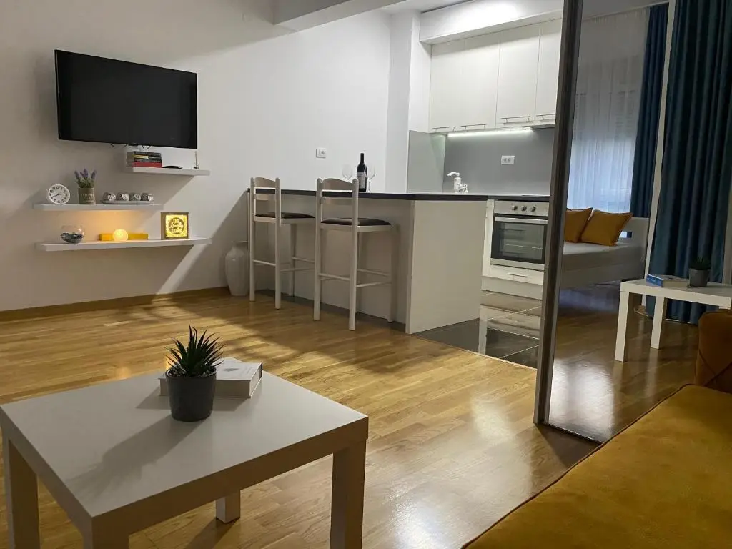 Бечичи: Comfort studio with sea view and swimming pool