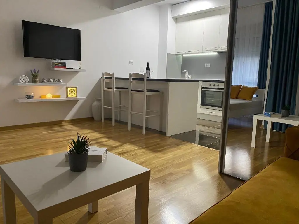 Бечичи: Comfort studio with sea view and swimming pool