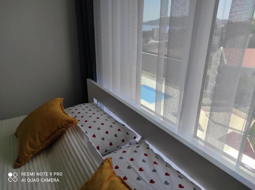 Бечичи: Comfort studio with sea view and swimming pool