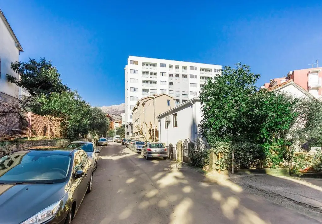 Будва: Apartments Lora 13.Jula, 15