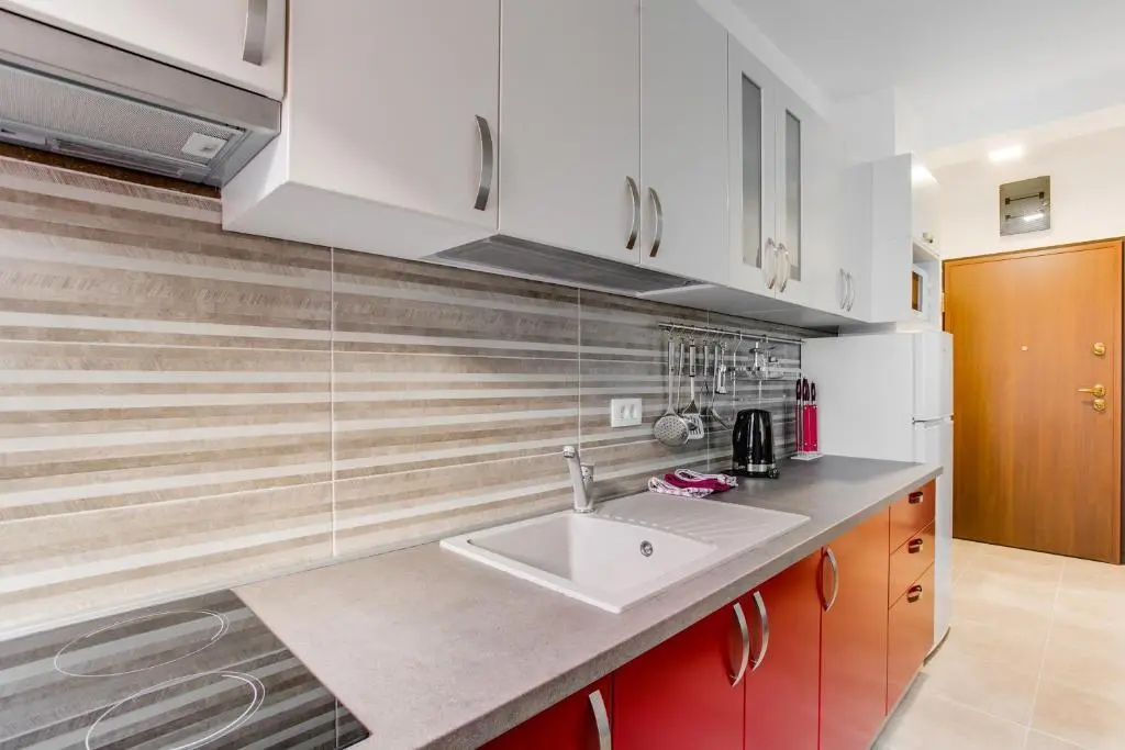 Будва: Apartments Lora 13.Jula, 15