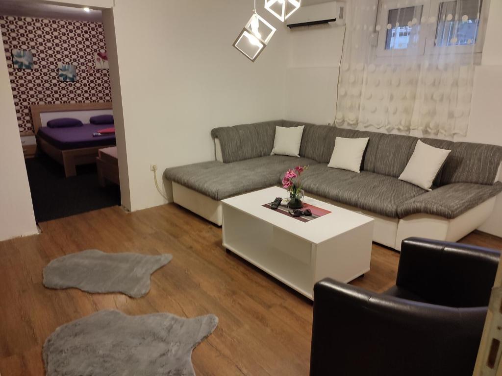 Подгорица: V&J apartments