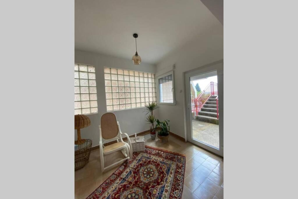 Тиват: Lovely and peaceful vintage apartment near beach