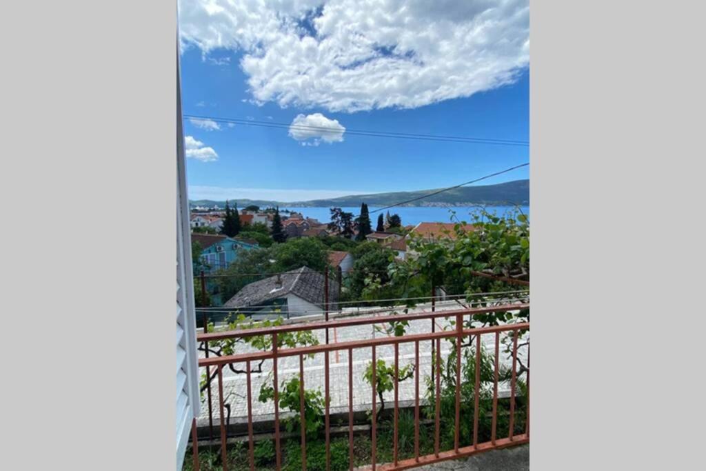 Тиват: Lovely and peaceful vintage apartment near beach