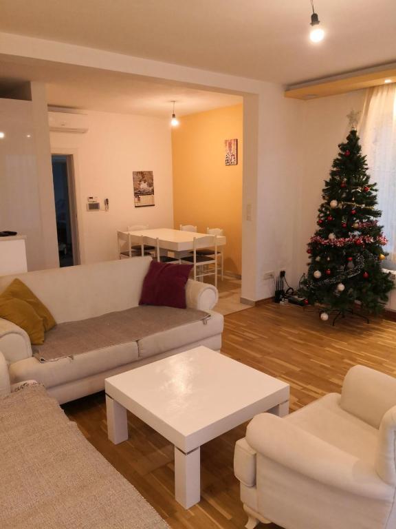 Подгорица: 3 A LUX Apartment