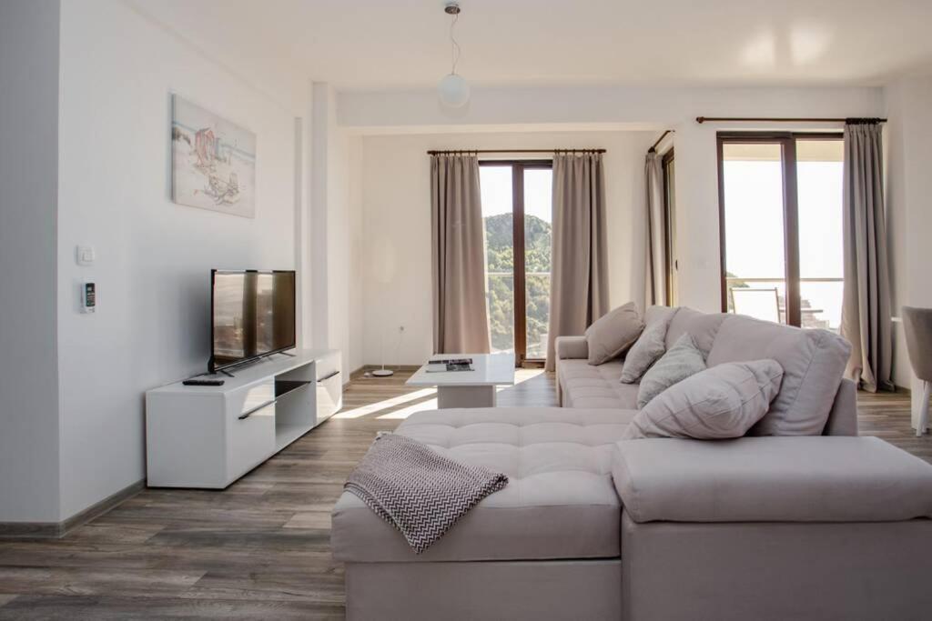 Будва: 3 Bedrooms Penthouse with roof terrace Rafailovici
