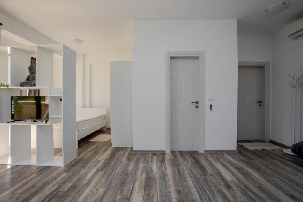 Будва: 3 Bedrooms Penthouse with roof terrace Rafailovici