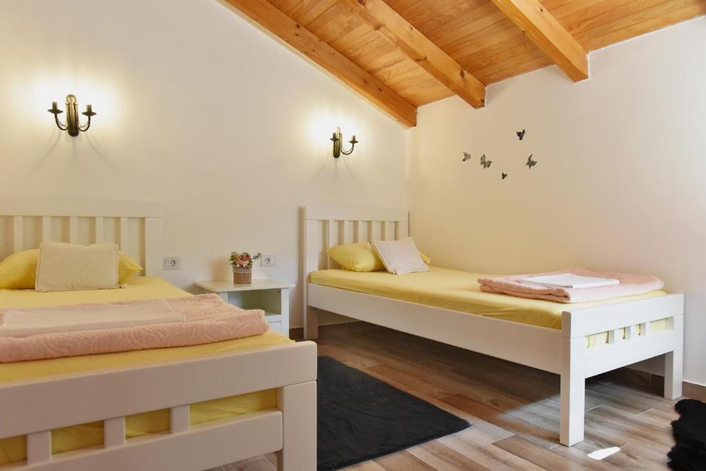 Стрп: Stone House Morinj