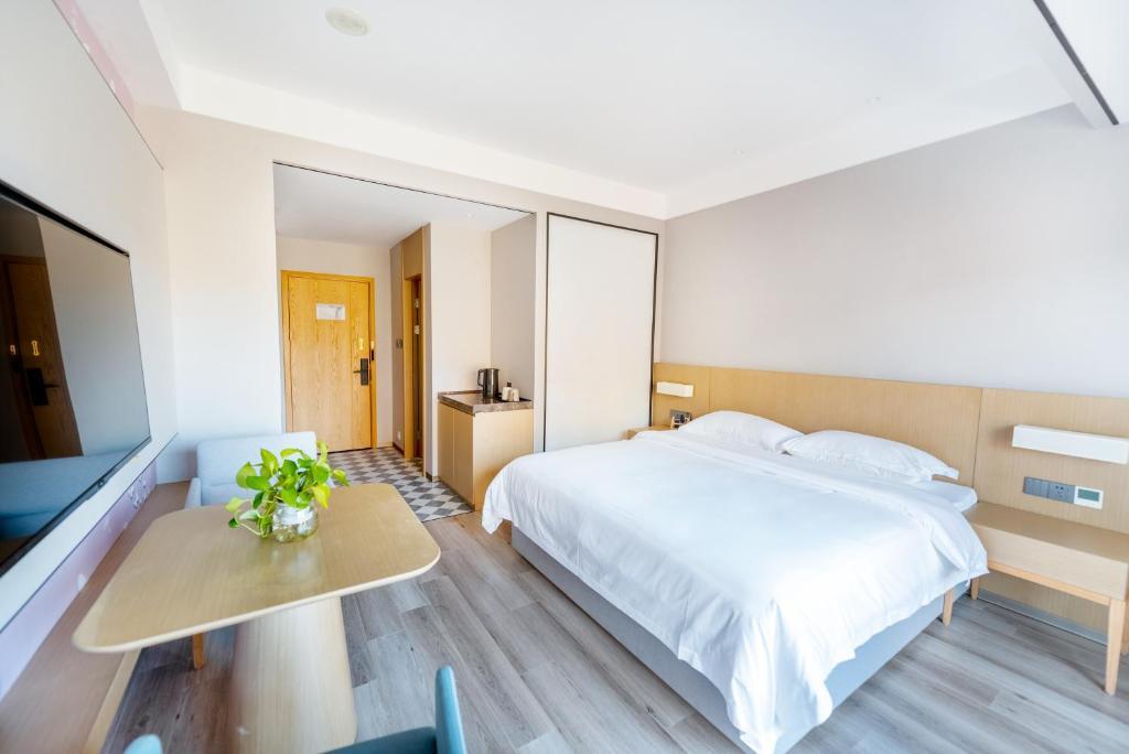 Дали: Yushi Beach Hostel