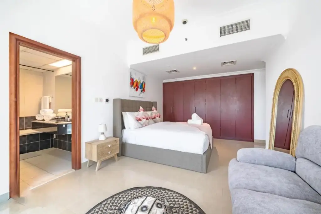 Дубай: Spacious 3br with 180˚ Dubai Marina Views