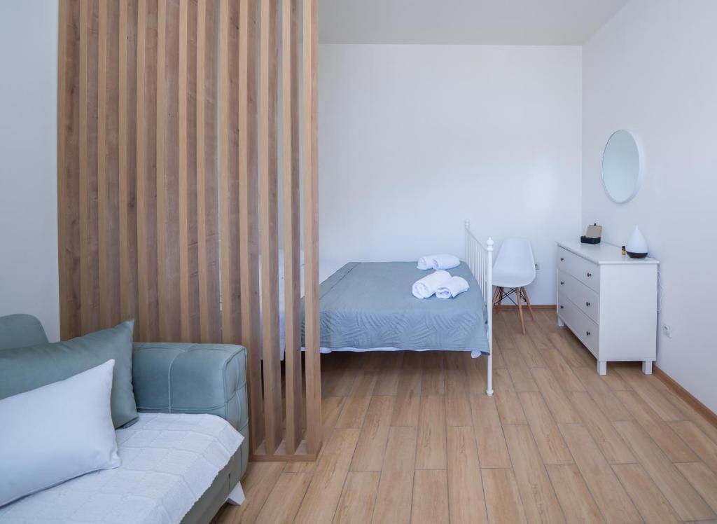 Доброта: 3M - Stylish studio apartment with terrace