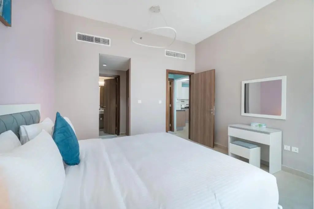Дубай: Trinity Holiday Homes - Al Furjan