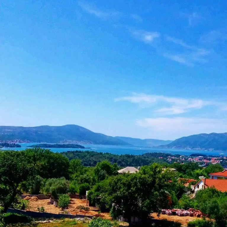 Кавач: Apartmani Popović V&A