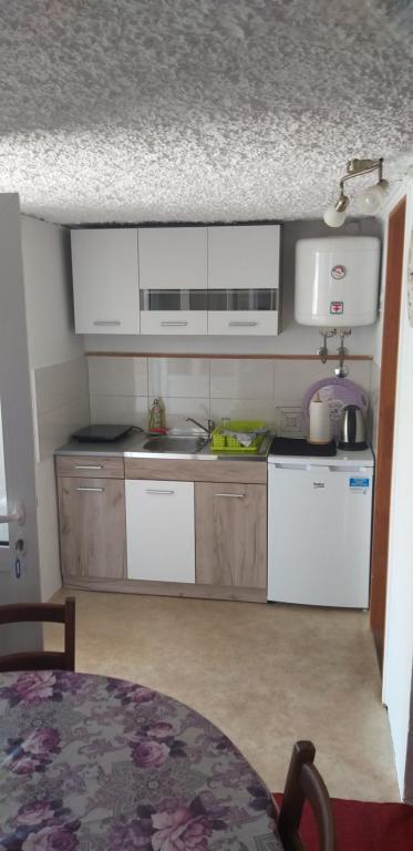 Тиват: Petkovic Apartmani 2