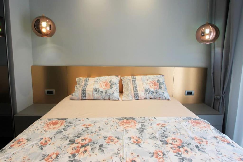 Бечичи: Modern 1BR apartment with swimming pool