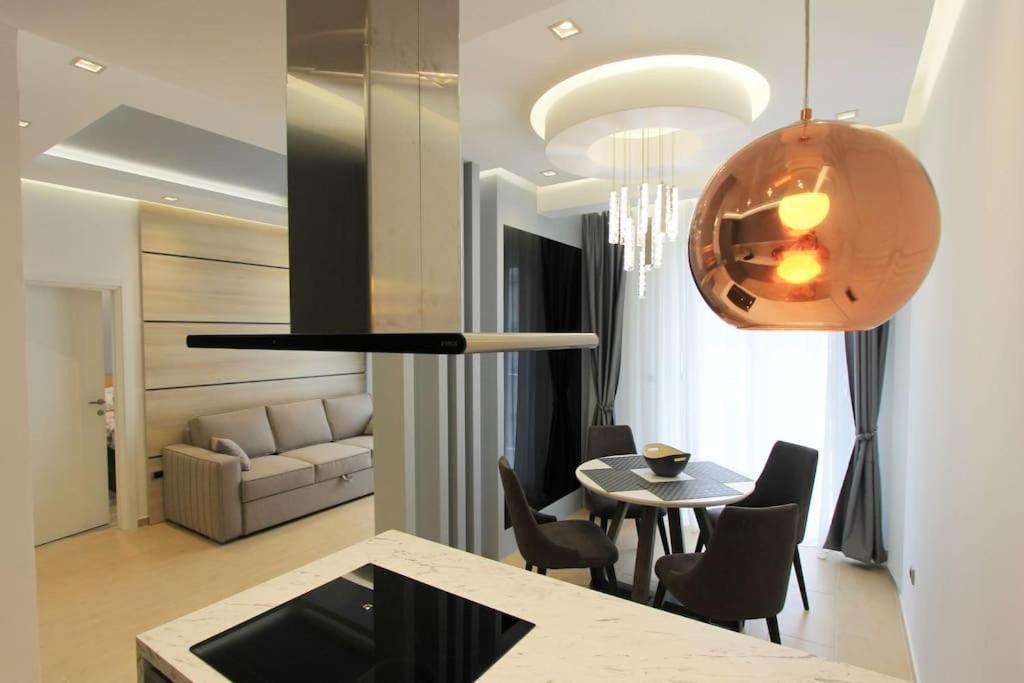 Бечичи: Modern 1BR apartment with swimming pool