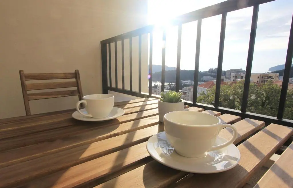 Бечичи: Minimalist stylish 1 BR apartment in Tre Group
