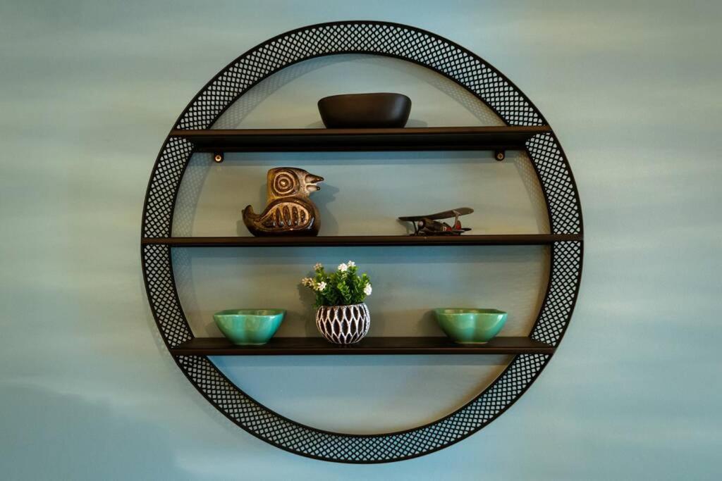 Modern, Bright and Cozy Apartment — фото 1