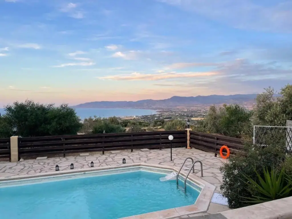 Нео Хорио: 2BR home with stunning sea and mountain views