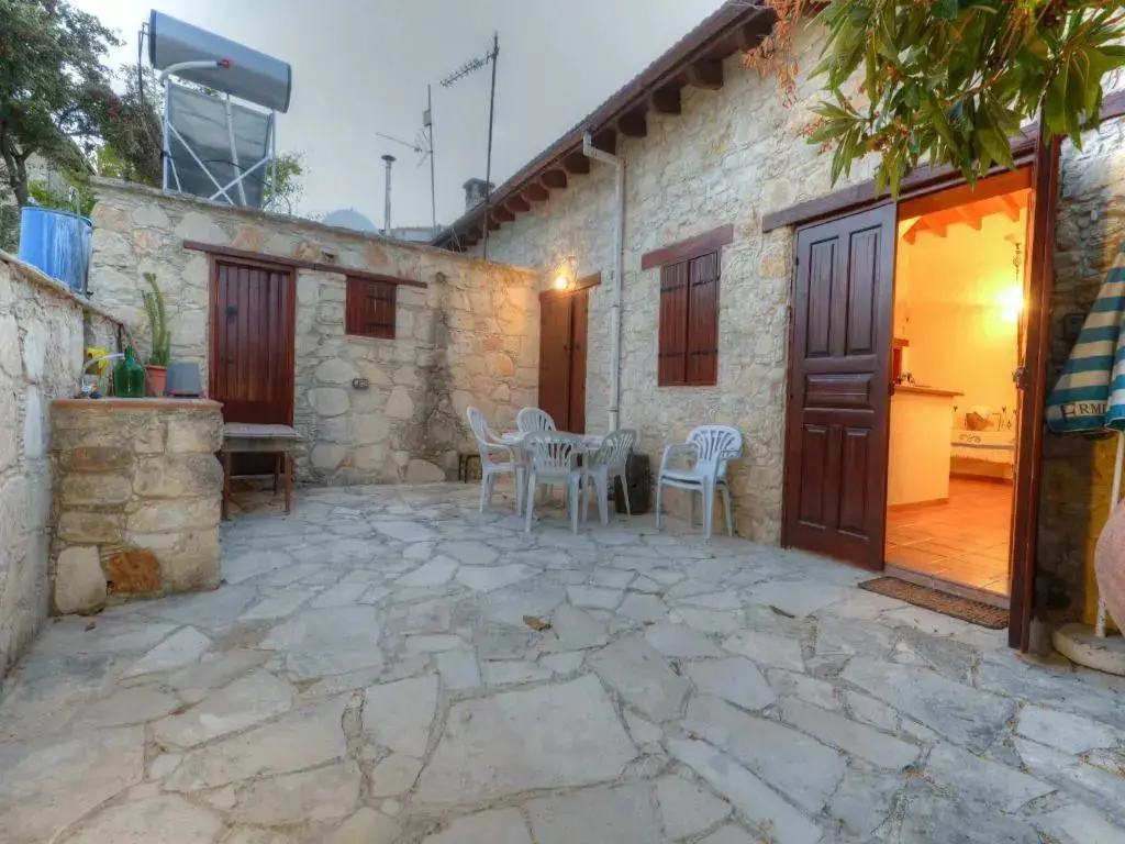 Лофу: Komi Lofou House in Lofou