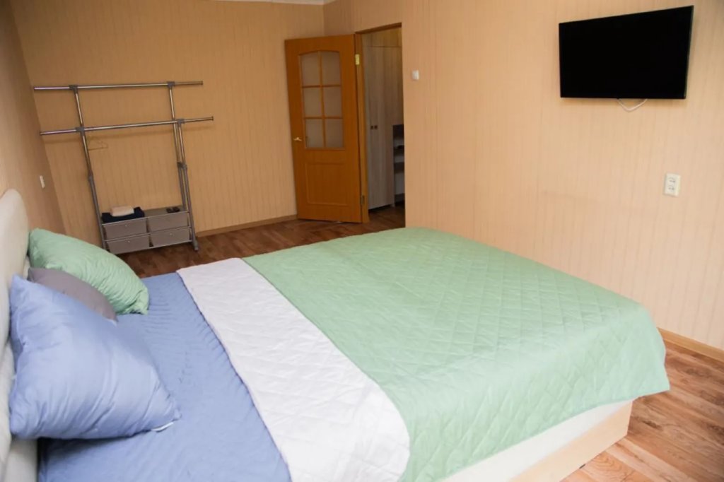 Комсомольск-на-Амуре: Апартаменты ApartLand Комсомольская 65