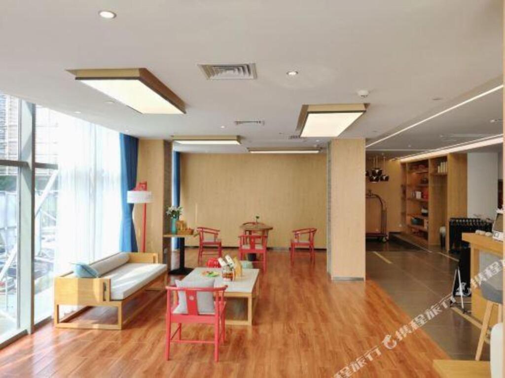 Нинбо: Kaiyuan Manju Hotel (Ningbo Tianyi Square Gulou Subway Station)