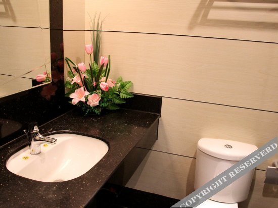 Ухань: TP  E-sports Hotel (Wuhan Xianggang Road)