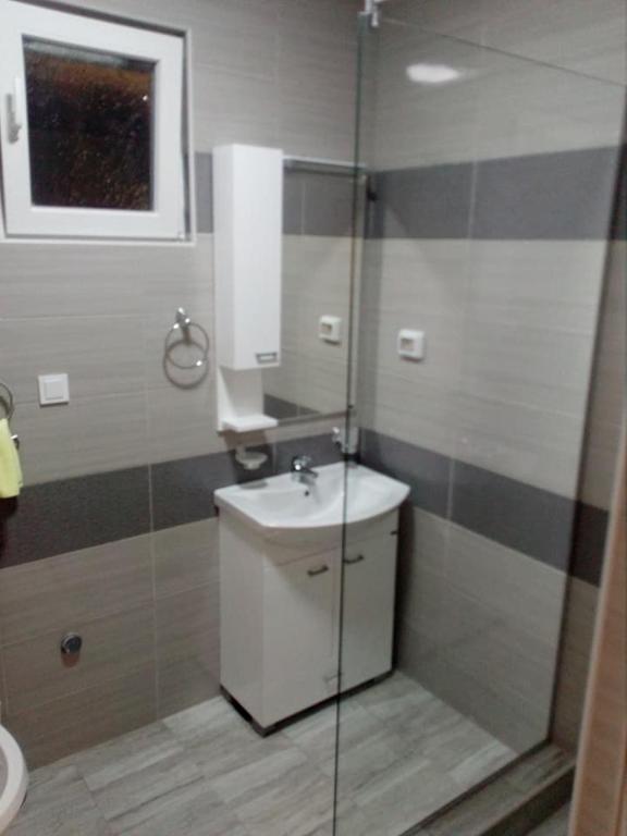 Сутоморе: Apartmani M&V