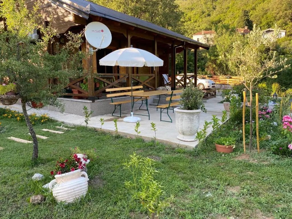 Чань: Guest House Mare