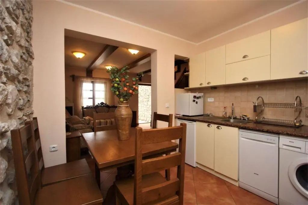 Пераст: Antique 3 BR House next to Admiral