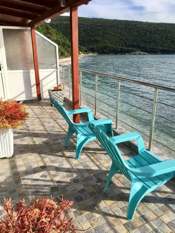 Бусат: Summer Holiday House Mm