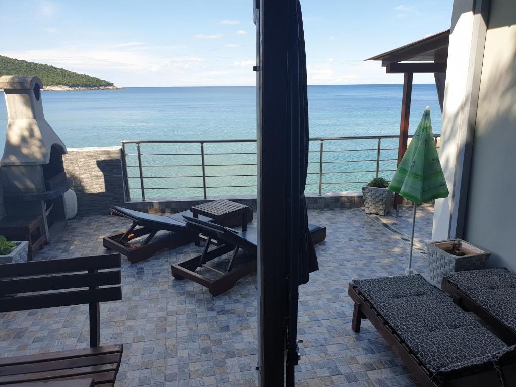 Бусат: Holiday House Kruce