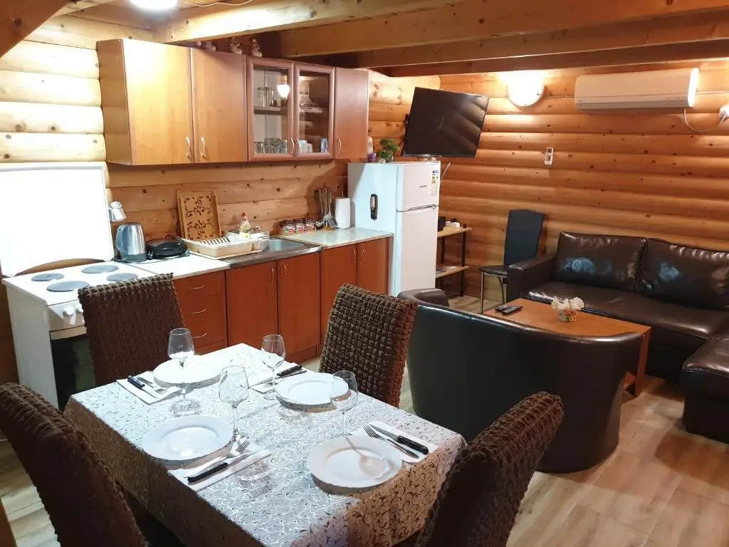 Бусат: Holiday House Kruce
