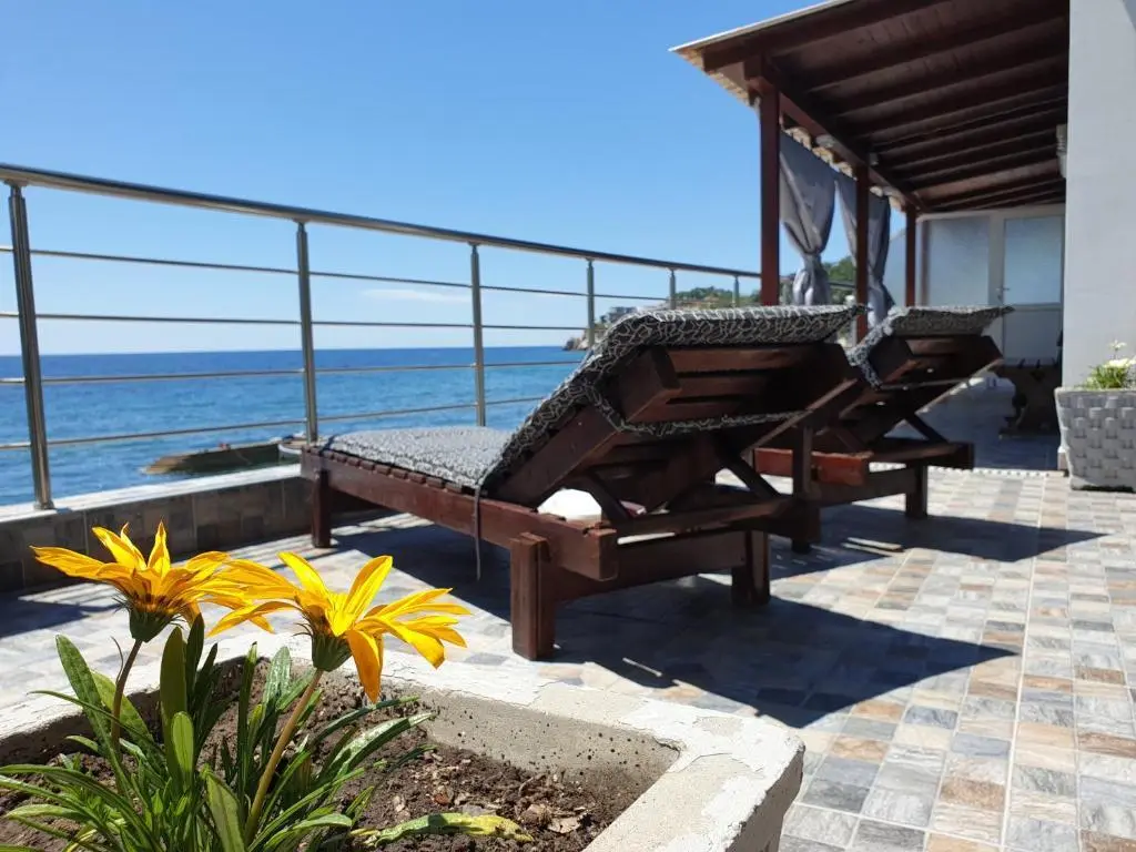 Бусат: Holiday House Kruce