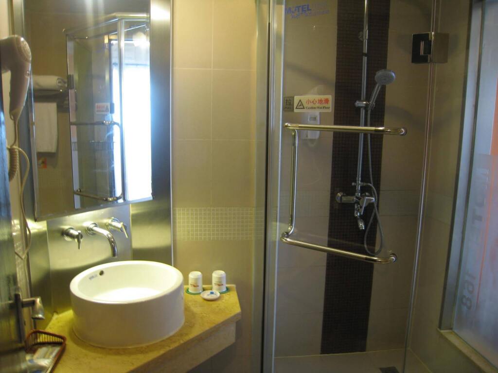 Шанхай: Motel168 Zhang Qiao Inn