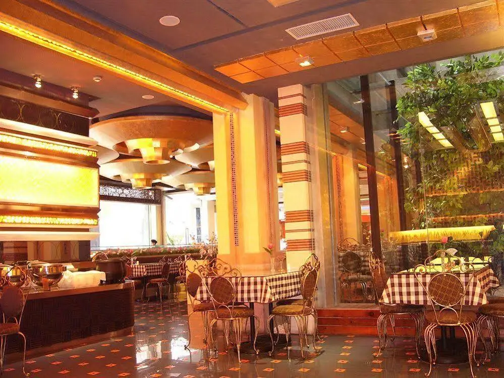 Шанхай: Motel168 Shanghai East JingLing Road Inn